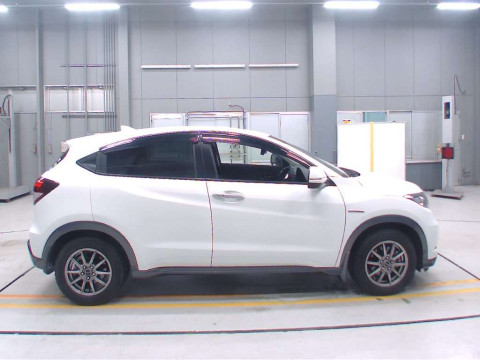 2015 Honda VEZEL RU3[2]