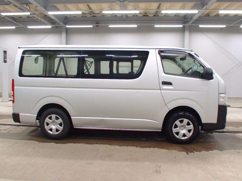 2016 Toyota Hiace Van KDH206V[2]