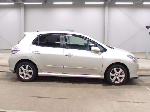 2009 Toyota Blade AZE154H[2]