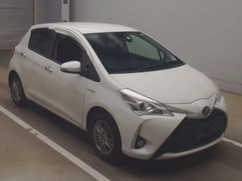 2018 Toyota Vitz NHP130[2]