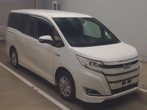 2017 Toyota Noah ZWR80G[2]