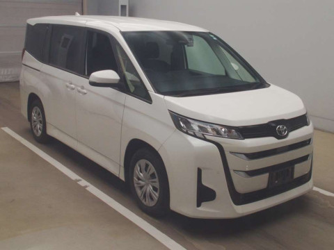 2022 Toyota Noah MZRA90W[2]