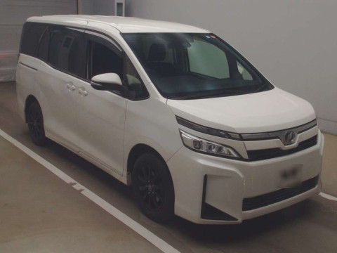 2017 Toyota Voxy ZRR80G[2]