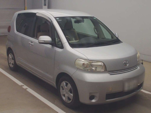 2011 Toyota Porte NNP10[2]