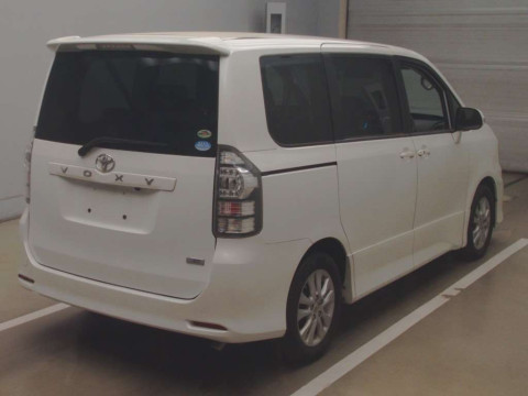 2010 Toyota Voxy ZRR70W[1]