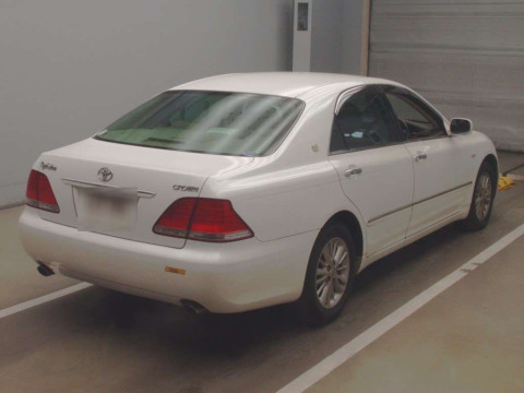 2004 Toyota Crown GRS182[1]