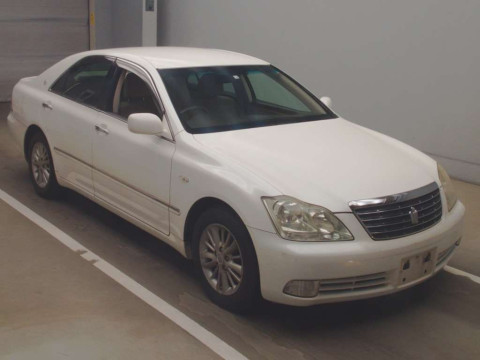 2004 Toyota Crown GRS182[2]