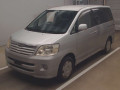 2003 Toyota Noah