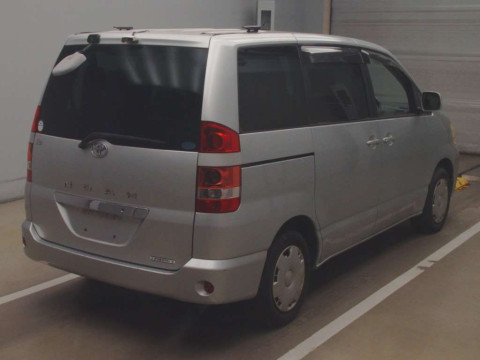 2003 Toyota Noah AZR60G[1]