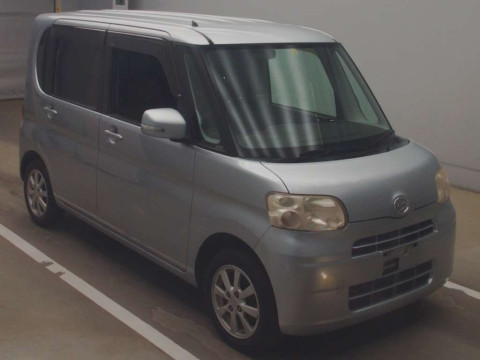 2010 Daihatsu Tanto L375S[2]