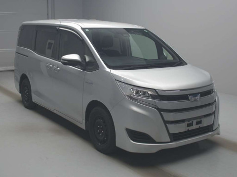 2018 Toyota Noah ZWR80G[2]