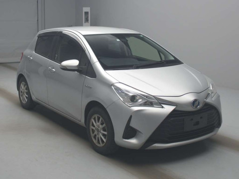 2018 Toyota Vitz NHP130[2]