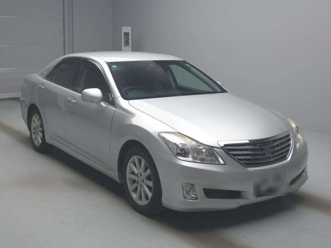 2008 Toyota Crown GRS202[2]