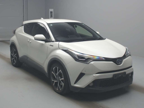 2017 Toyota C-HR ZYX10[2]