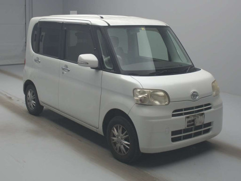 2010 Daihatsu Tanto L375S[2]