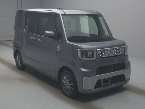 2015 Daihatsu Wake LA710S[2]