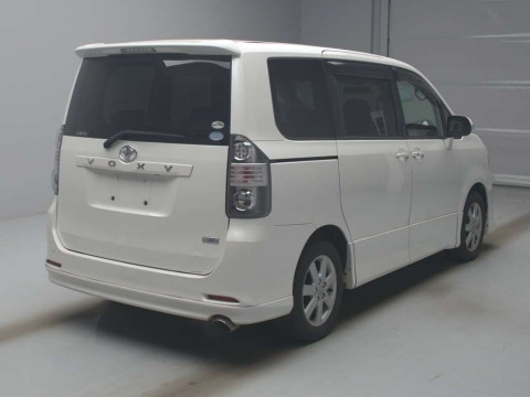 2008 Toyota Voxy ZRR70W[1]