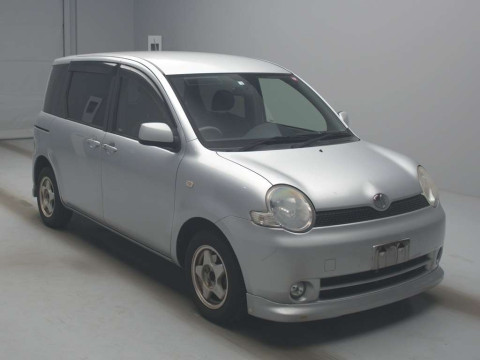 2004 Toyota Sienta NCP81G[2]