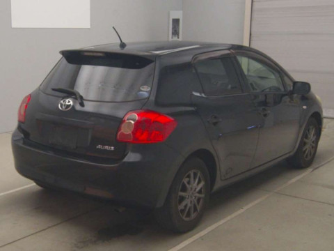 2009 Toyota Auris NZE151H[1]