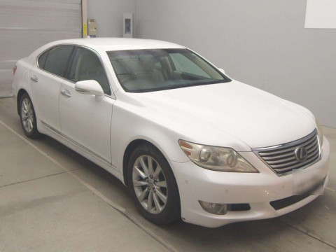 2011 Lexus LS USF40[2]