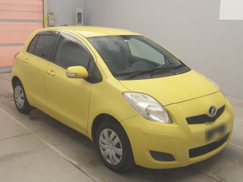 2010 Toyota Vitz SCP90[2]