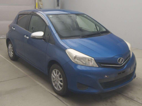 2013 Toyota Vitz KSP130[2]