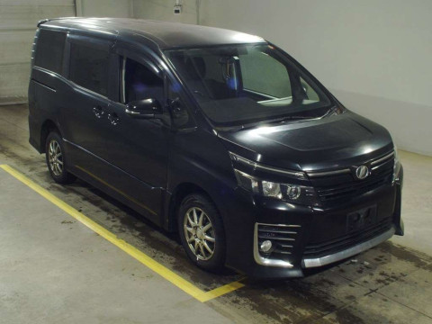 2014 Toyota Voxy ZRR85W[2]