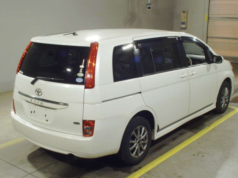 2010 Toyota Isis ZGM15G[1]