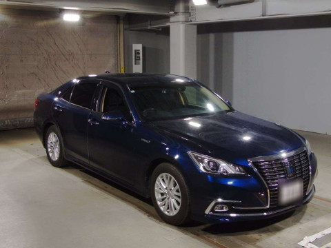 2017 Toyota Crown Hybrid AWS210[2]