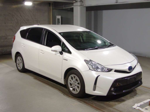 2019 Toyota Prius alpha ZVW40W[2]