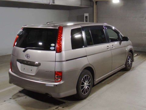 2006 Toyota Isis ANM10W[1]