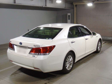 2013 Toyota Crown Hybrid AWS210[1]