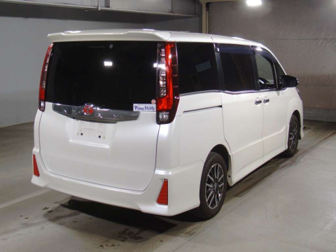 2017 Toyota Noah ZRR80W[1]