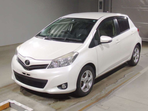 2014 Toyota Vitz NSP130[0]