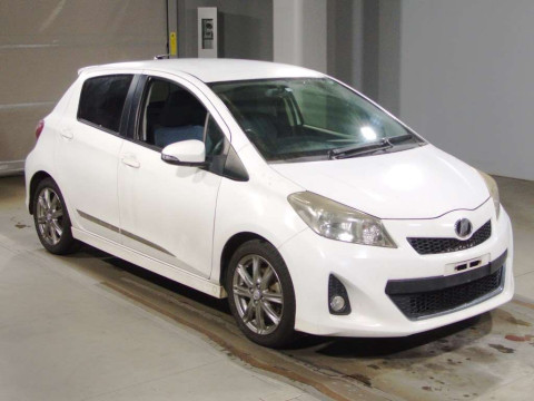 2012 Toyota Vitz NCP131[2]