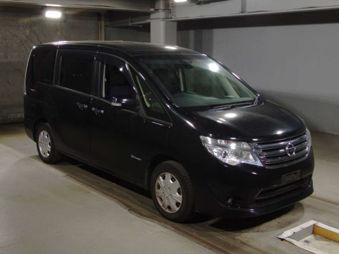 2015 Nissan Serena HC26[2]