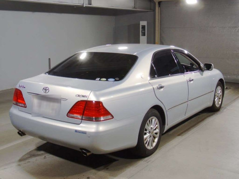 2004 Toyota Crown GRS182[1]