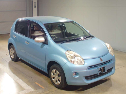 2010 Toyota Passo KGC30[2]