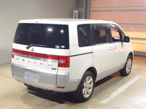 2014 Mitsubishi Delica D5 CV1W[1]