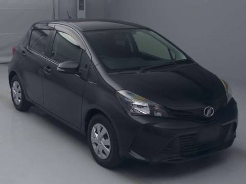 2016 Toyota Vitz NSP130[2]