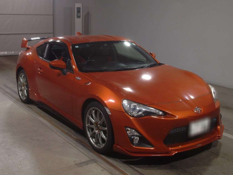 2013 Toyota 86 ZN6[2]