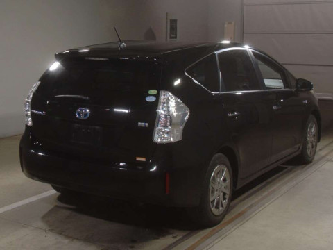 2014 Toyota Prius alpha ZVW41W[1]