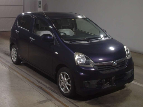 2014 Daihatsu Mira es LA300S[2]