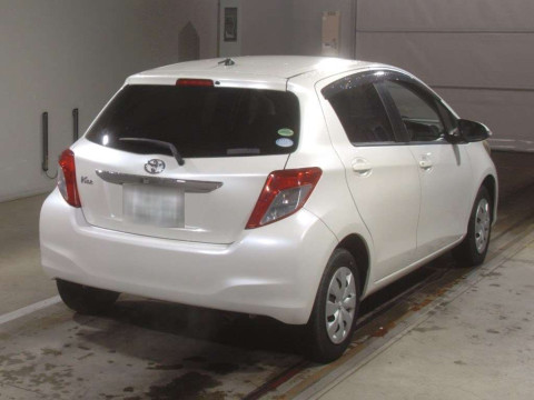 2013 Toyota Vitz NSP130[1]