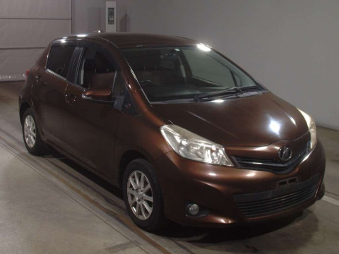 2012 Toyota Vitz KSP130[2]