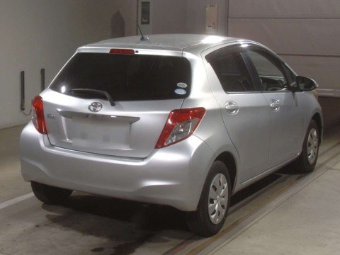 2011 Toyota Vitz KSP130[1]