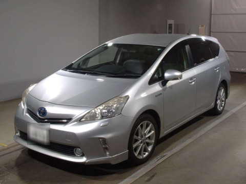 2013 Toyota Prius alpha ZVW41W[0]