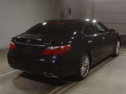 2010 Lexus LS UVF45[1]