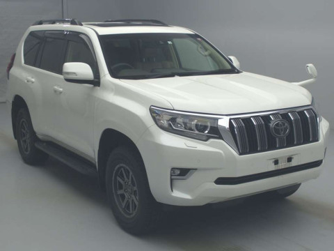 2022 Toyota Land Cruiser Prado TRJ150W[2]