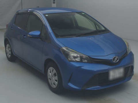 2015 Toyota Vitz NSP130[2]